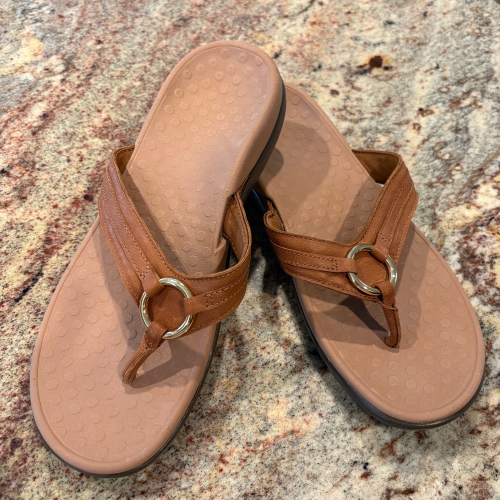Vionic Tan Leather Women's Sandals